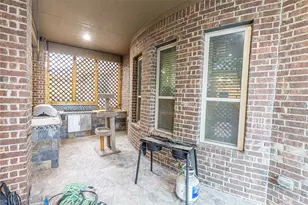 2404 Fountain Dr, Irving, TX 75063 - Photo 36