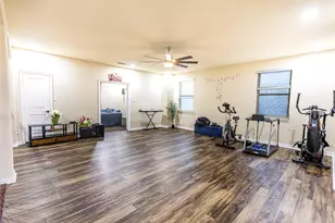2404 Fountain Dr, Irving, TX 75063 - Photo 20