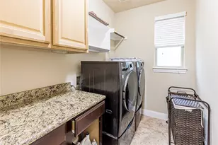 2404 Fountain Dr, Irving, TX 75063 - Photo 34