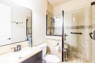 2404 Fountain Dr, Irving, TX 75063 - Photo 24