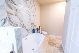 2404 Fountain Dr, Irving, TX 75063 - Photo 28