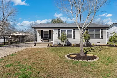 216 Avenue I, Lacy Lakeview, TX 76705 - Photo 16