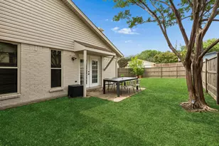 10831 Hayfield Dr, Dallas, TX 75238 - Photo 26