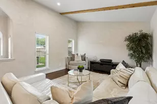 10831 Hayfield Dr, Dallas, TX 75238 - Photo 8