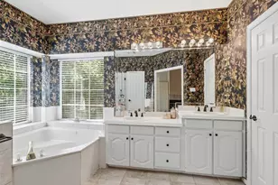 2605 Hidden Ridge Dr, Arlington, TX 76006 - Photo 16
