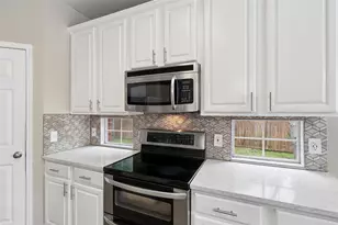 2702 St Charles Dr, Mansfield, TX 76063 - Photo 10