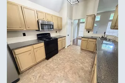 5305 Manhassett Drive, Arlington, TX 76018 - Photo 2