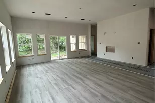 308 S Mill St, Saint Jo, TX 76265 - Photo 2