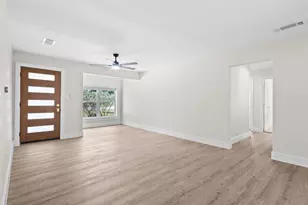914 Vine St, Euless, TX 76040 - Photo 16