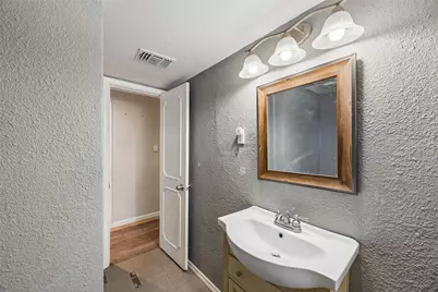 4613 Emerson Street, Fort Worth, TX 76119 - Photo 12