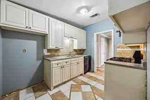 4613 Emerson St, Fort Worth, TX 76119 - Photo 8