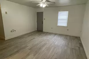 1208 Winkler St, Ennis, TX 75119 - Photo 2