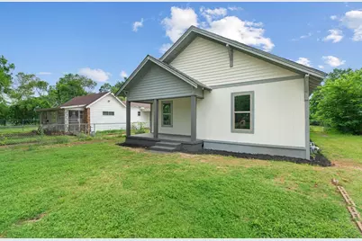 1404 E Baltimore Avenue, Fort Worth, TX 76104 - Photo 2