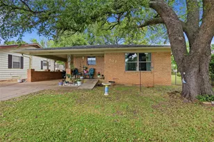 707 W Brock St, Denison, TX 75020 - Photo 2