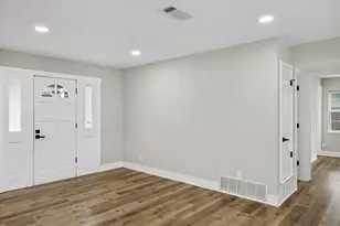 8635 Strathmore Dr, Dallas, TX 75238 - Photo 10
