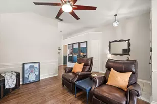 4220 Maryanne Pl, Haltom City, TX 76137 - Photo 4