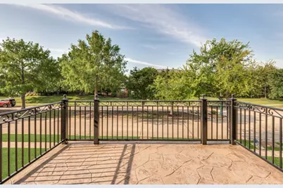1813 Countryside, Carrollton, TX 75007 - Photo 36