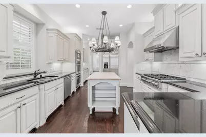 9131 Cochran Bluff Lane, Dallas, TX 75220 - Photo 10