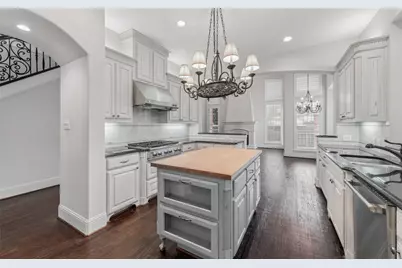 9131 Cochran Bluff Lane, Dallas, TX 75220 - Photo 8