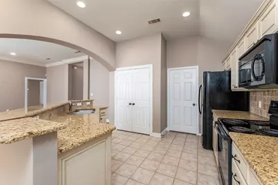 2403 Casey Court, Arlington, TX 76013 - Photo 12