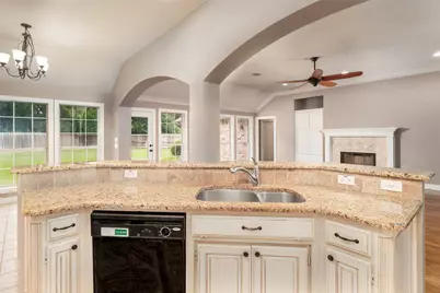 2403 Casey Court, Arlington, TX 76013 - Photo 10