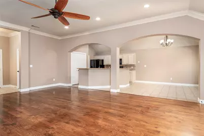 2403 Casey Court, Arlington, TX 76013 - Photo 8