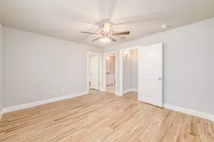 714 Rolling Terrace Cir, Granbury, TX 76049 - Photo 22