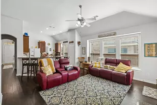 12548 Saratoga Springs Cir, Fort Worth, TX 76244 - Photo 8