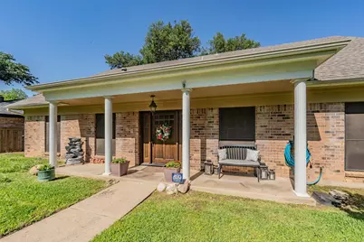 1810 Lakeside Drive, Arlington, TX 76013 - Photo 4
