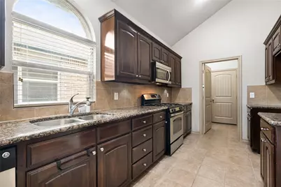 649 Cattlemans Way, Fort Worth, TX 76131 - Photo 10