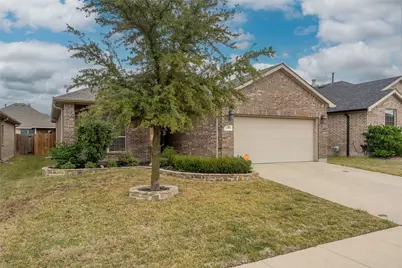 649 Cattlemans Way, Fort Worth, TX 76131 - Photo 2