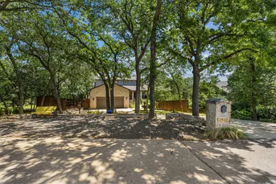 2930 Peninsula Drive, Grapevine, TX 76051 - Photo 2