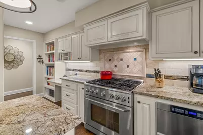 2930 Peninsula Drive, Grapevine, TX 76051 - Photo 12