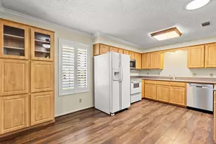 7100 Canterbury Dr, Waco, TX 76712 - Photo 8