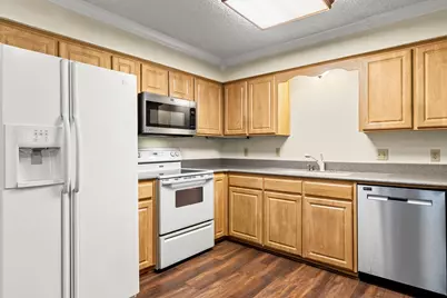 7100 Canterbury Drive, Waco, TX 76712 - Photo 10