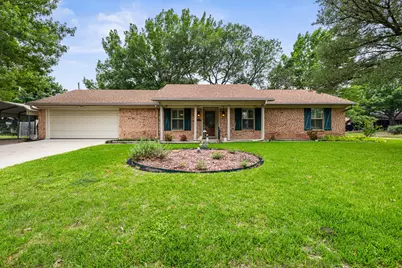 7100 Canterbury Drive, Waco, TX 76712 - Photo 1