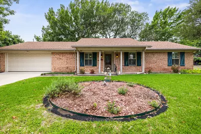 7100 Canterbury Drive, Waco, TX 76712 - Photo 2