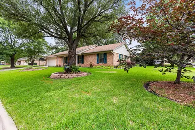 7100 Canterbury Drive, Waco, TX 76712 - Photo 4