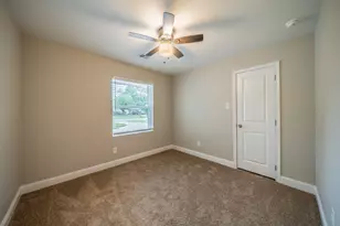 1813 Tompkins Dr, Grand Prairie, TX 75051 - Photo 16