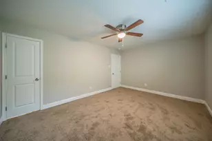 1813 Tompkins Dr, Grand Prairie, TX 75051 - Photo 14
