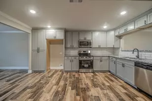 1813 Tompkins Dr, Grand Prairie, TX 75051 - Photo 8