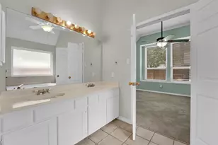 340 Clayton St, Grand Prairie, TX 75052 - Photo 20