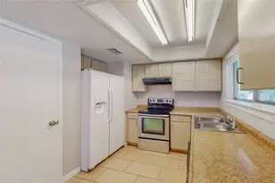 2307 Dartmouth Dr, Arlington, TX 76015 - Photo 8