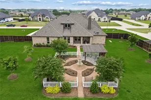 8221 Palmer Ln, Waxahachie, TX 75167 - Photo 2