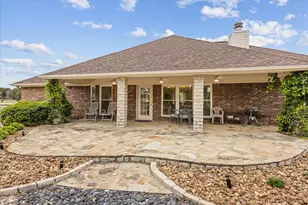 2102 Wood Duck Ln, Granbury, TX 76049 - Photo 2