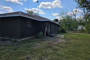 781 Hardeman, Italy, TX 76651 - Photo 10