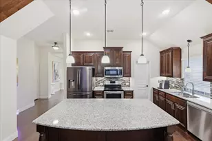 313 Bluebell Dr, Glenn Heights, TX 75154 - Photo 18
