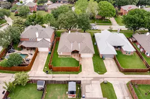 806 Green Apple Dr, Garland, TX 75044 - Photo 2