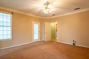 2401 Pebble Dr, Granbury, TX 76048 - Photo 10