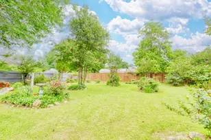 701 E Jacob St, Pilot Point, TX 76258 - Photo 2